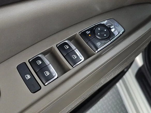 2025 Kia Carnival IV Рестайлинг, серебристый, 7400001 рублей - вид 32