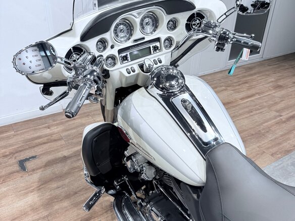2008 Harley-Davidson Electra Glide, белый, 1199000 рублей - вид 17