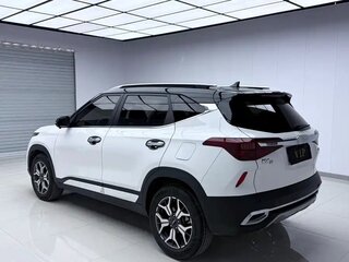 2021 Kia KX3, белый, 1530000 рублей, вид 3