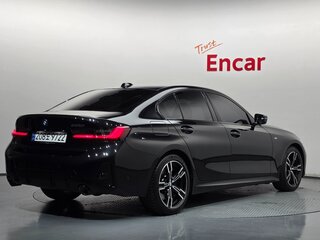 2024 BMW 3 серии 320i VII (G2x) Рестайлинг 2, чёрный, 4673000 рублей, вид 4