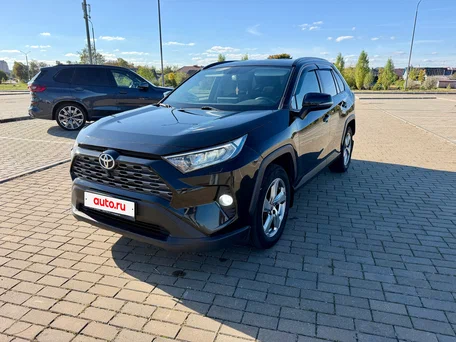 2021 Toyota RAV4 V (XA50), чёрный, 2700000 рублей, вид 1