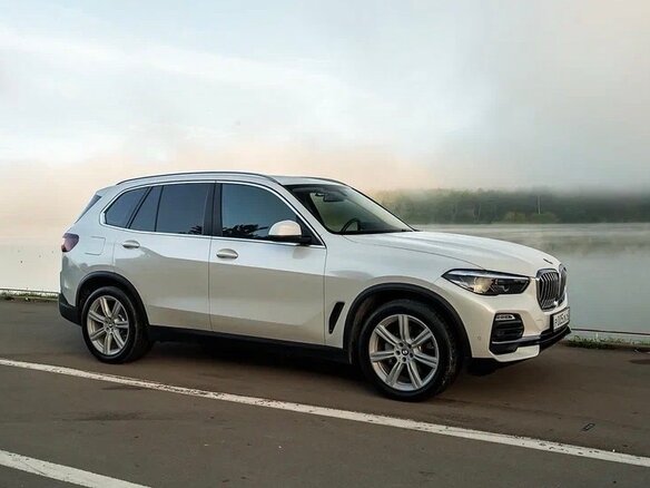 2020 BMW X5 25d IV (G05/G18), белый, 5300000 рублей
