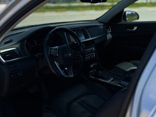 2019 Kia Optima IV Рестайлинг, серебристый, 2500000 рублей, вид 4