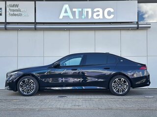 2025 BMW 5 серии Long 530Li xDrive VIII (G60/G61/G68), чёрный, 8490000 рублей, вид 3