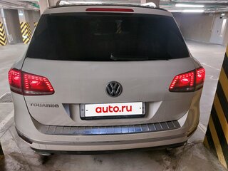 2015 Volkswagen Touareg II Рестайлинг, белый, 2110000 рублей, вид 2