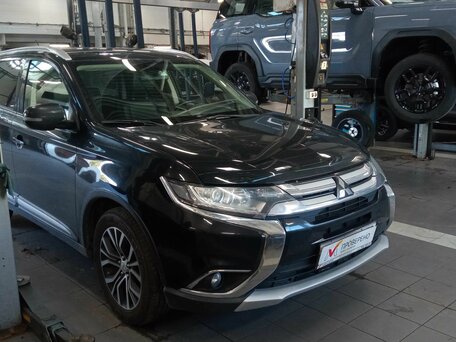 2016 Mitsubishi Outlander III Рестайлинг 2, чёрный, 1660000 рублей, вид 2