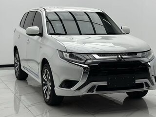 2022 Mitsubishi Outlander III Рестайлинг 3, белый, 1850000 рублей, вид 1