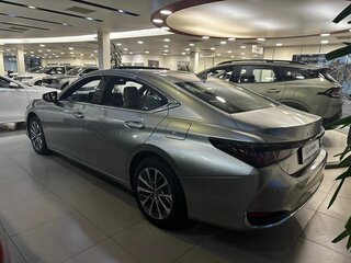 2025 Lexus ES 200 VII Рестайлинг 2, серый, 6040000 рублей, вид 5