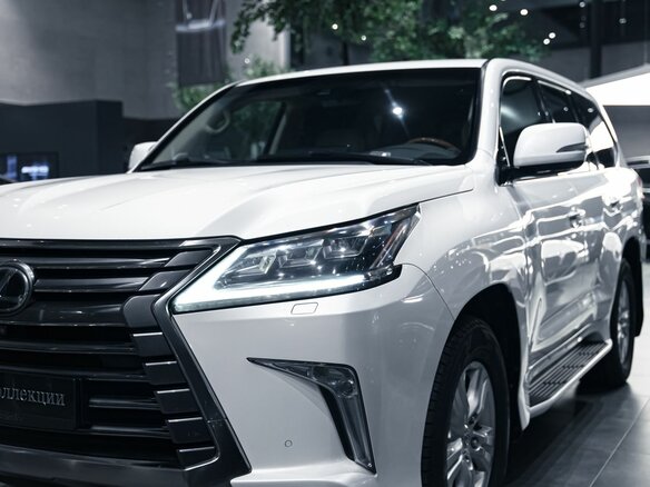 2016 Lexus LX 450d III Рестайлинг 2, белый, 6950000 рублей - вид 1