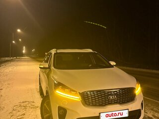 2018 Kia Sorento III Prime Рестайлинг, белый, 2600000 рублей, вид 3