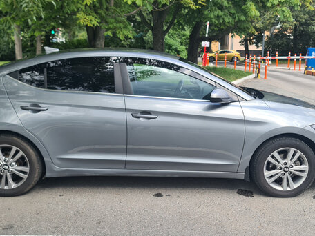 2018 Hyundai Elantra VI (AD), серебристый, 1075000 рублей, вид 3