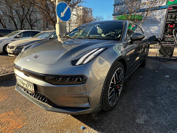 2023 Zeekr 001 100 kWh I, серый, 4950000 рублей - вид 2