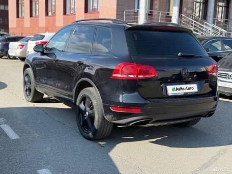 2011 Volkswagen Touareg II, чёрный, 1450000 рублей, вид 4