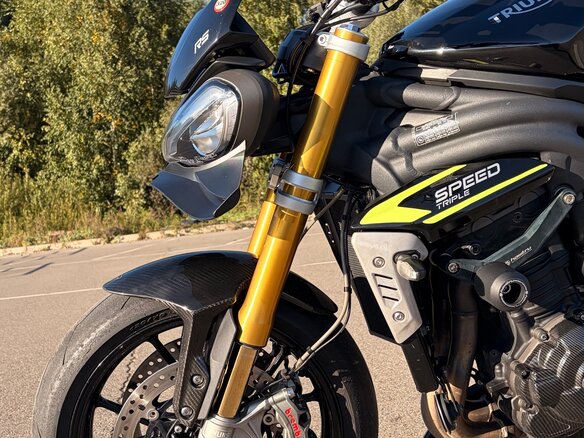 2021 Triumph Speed Triple, чёрный, 1200000 рублей - вид 6