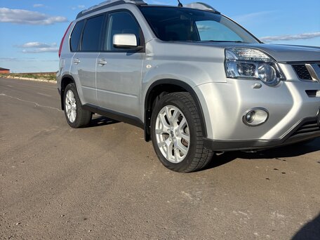 2012 Nissan X-Trail II Рестайлинг, серебристый, 1350000 рублей, вид 5