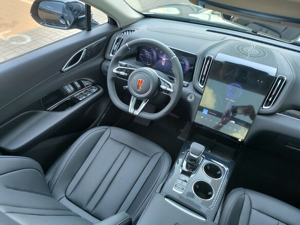 2025 Hongqi HS3, чёрный - вид 11