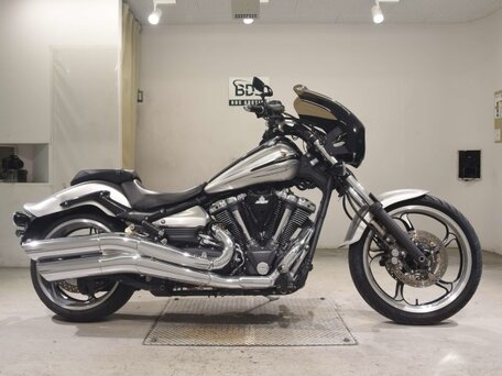 2017 Yamaha XV 1900, серебристый, 890000 рублей, вид 2