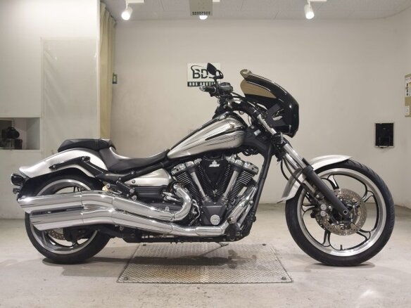 2017 Yamaha XV 1900, серебристый, 890000 рублей - вид 1