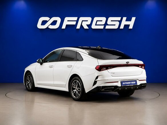 2020 Kia K5 III, белый - вид 1