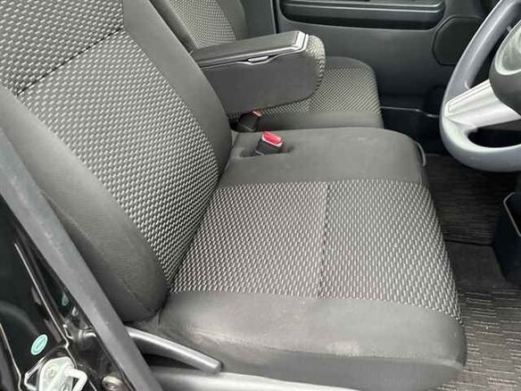 2015 Toyota Pixis Mega, чёрный, 600000 рублей - вид 8