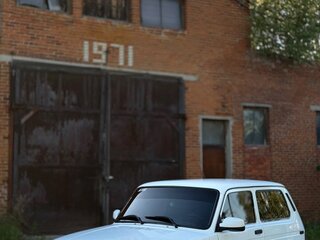 2010 Lada (ВАЗ) 2121 (4x4) I Рестайлинг, белый, 600000 рублей, вид 2