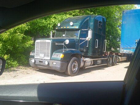 1999 Freightliner FLD, зелёный, 1500000 рублей, вид 1