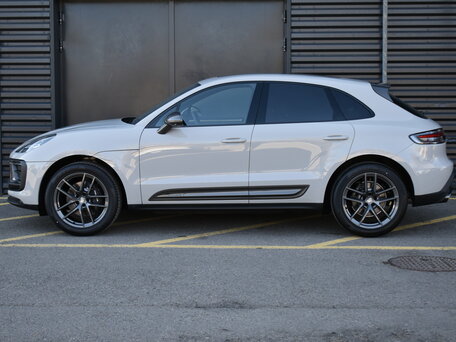 2026 Porsche Macan I Рестайлинг 2, серый, 11690000 рублей, вид 2