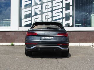 2021 Audi Q5 Sportback 45 TFSI I (FY), серый, 4200000 рублей, вид 4