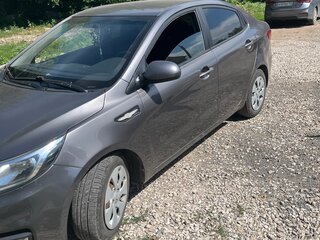 2016 Kia Rio III Рестайлинг, серый, 1080000 рублей, вид 4