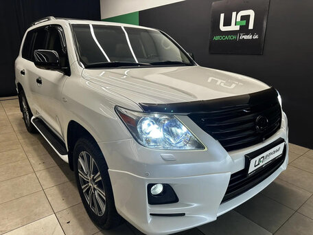 Lexus LX III