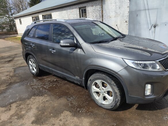 2015 Kia Sorento II Рестайлинг, серый, 1850000 рублей - вид 2