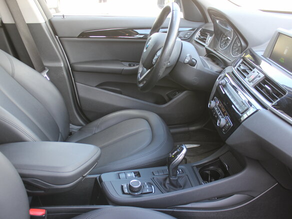 2017 BMW X1 18i sDrive II (F48), серебристый - вид 12