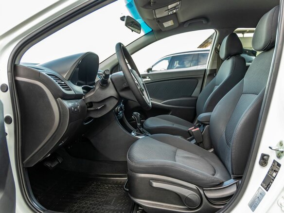 2015 Hyundai Solaris I Рестайлинг, белый, 1098000 рублей - вид 24