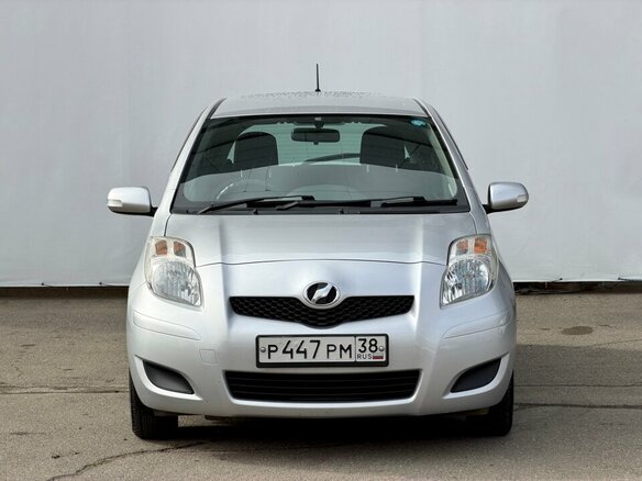 2009 Toyota Vitz II (XP90), серый - вид 3
