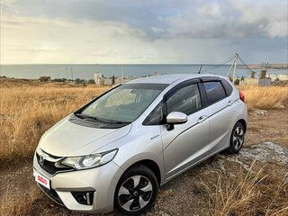 2017 Honda Fit III Рестайлинг, серый, 970000 рублей, вид 2