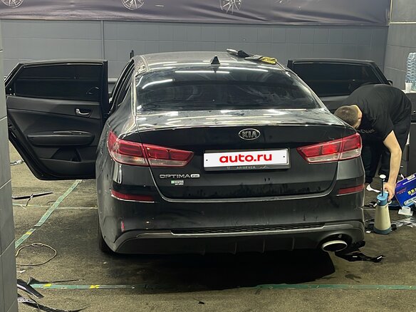 2019 Kia Optima IV Рестайлинг, чёрный, 1800000 рублей - вид 6