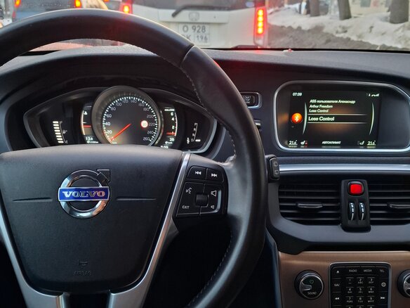 2015 Volvo V40 Cross Country I, чёрный, 2100000 рублей - вид 7