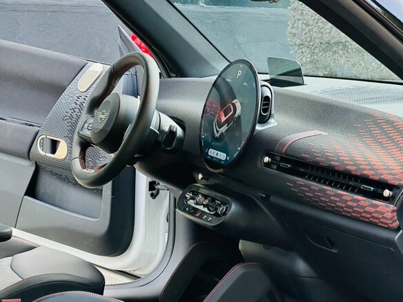 2025 Mini Hatch JCW Electric IV (F65/F66/J01), белый, 6390000 рублей - вид 14
