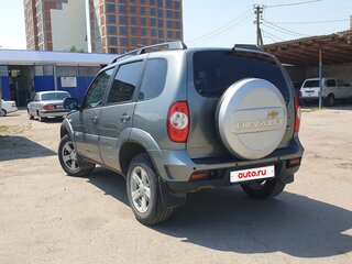 2017 Chevrolet Niva I Рестайлинг, серый, 800000 рублей, вид 3