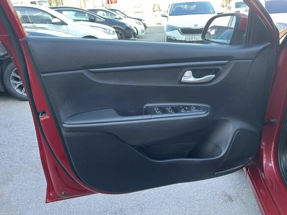 2020 Kia Rio IV Рестайлинг, красный, 1579000 рублей - вид 24