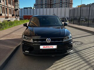 2020 Volkswagen Tiguan II, чёрный, 2650000 рублей, вид 2