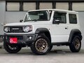 2023 Suzuki Jimny Sierra IV, белый, 1420010 рублей