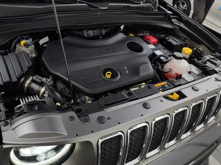 2022 Jeep Renegade I Рестайлинг, серебристый, 1863069 рублей, вид 3