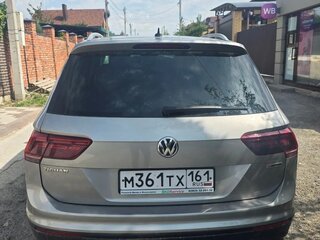 2018 Volkswagen Tiguan II, серебристый, 2500000 рублей, вид 4