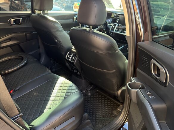 2022 Kia Sorento IV, коричневый - вид 14