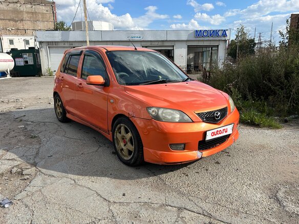 2002 Mazda Demio II (DY), оранжевый, 220000 рублей - вид 2