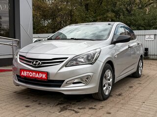 2014 Hyundai Solaris I Рестайлинг, серебристый, 939000 рублей, вид 4