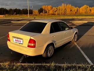 2002 Mazda Familia VIII (BJ), белый, 170000 рублей, вид 4