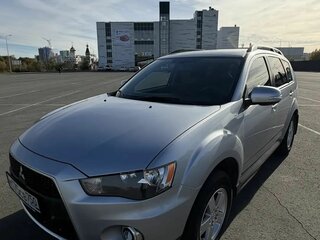 2012 Mitsubishi Outlander II Рестайлинг, серебристый, 1270000 рублей, вид 2