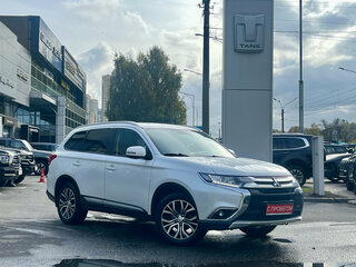 2018 Mitsubishi Outlander III Рестайлинг 3, белый, 1949000 рублей, вид 1